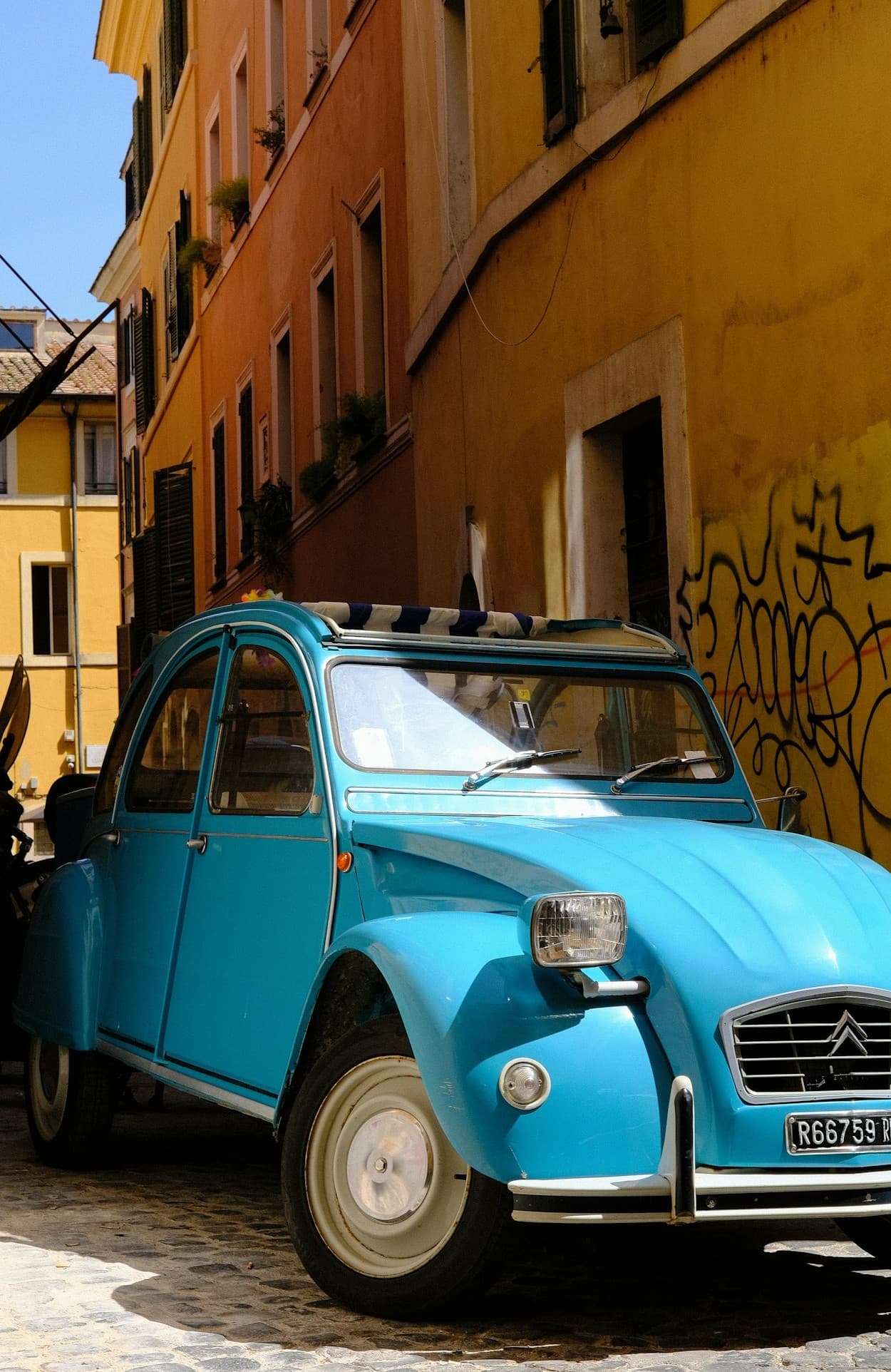 Citroën 2CV : l'histoire de la voiture qui devait porter un panier d'œufs