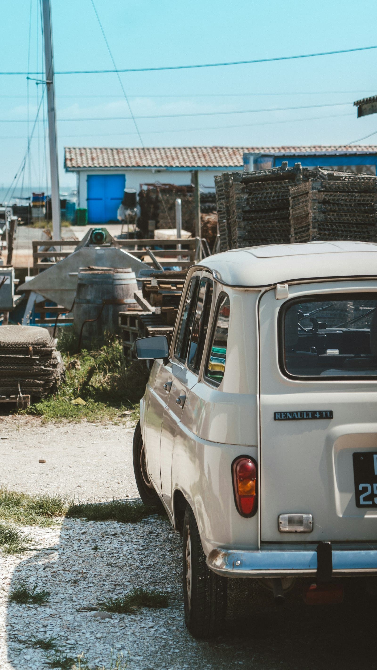 Renault 4L : la citadine increvable qui a roulé partout